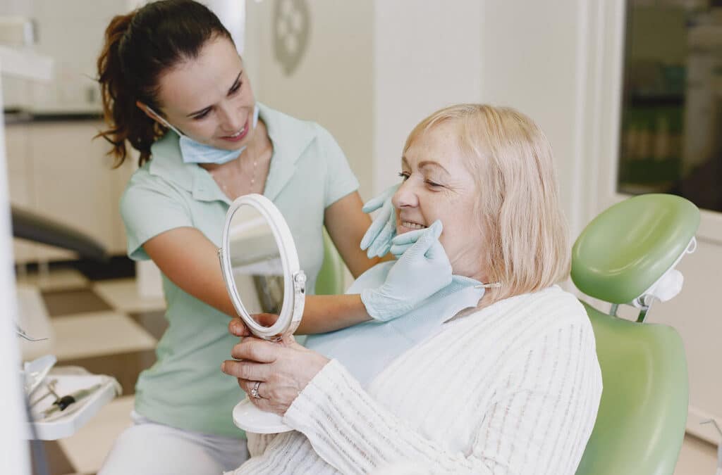 O Papel do Dentista na Prevenção de Problemas Bucais: Escovas e Hábitos Saudáveis